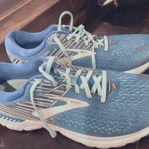 Brooks Adrenaline 19 running sneakers
